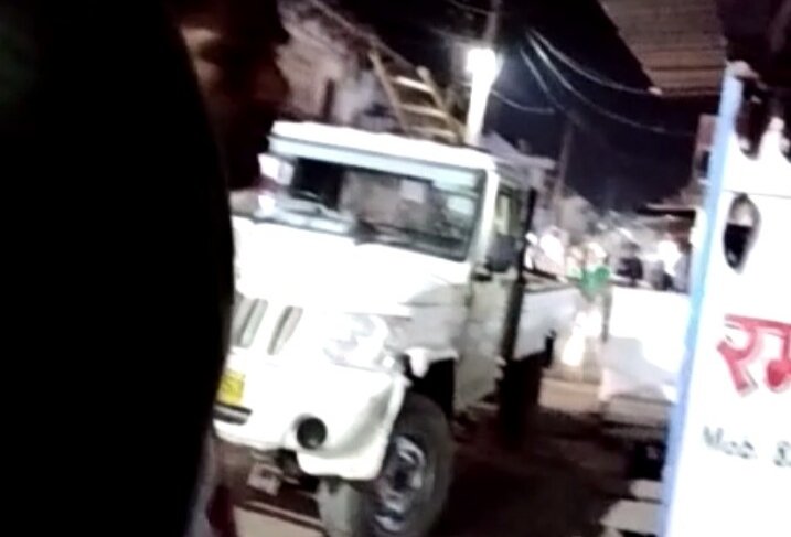 विद्युत विभाग के कर्मी लाइट कंप्लेंट पर ठीक करने के उपभोक्ताओं से कर रहे हैं 200 से 500 रूपये तक की वसूली | New India Times