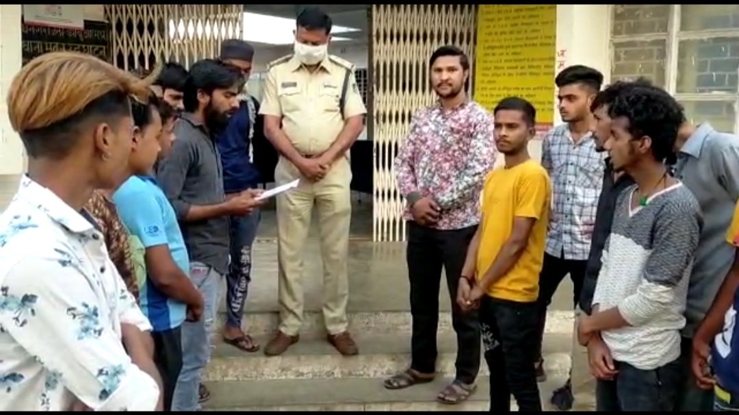 मुस्लिम समाज की धार्मिक भावना आहत करने वाले वसीम रिज़वी पर कड़ी कार्यवाही को लेकर मुस्लिम पंच मेघनगर के द्वारा थाना प्रभारी को दिया गया आवेदन | New India Times