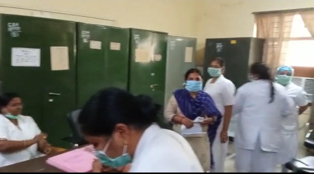 सीएमएस साहब जरा डॉक्टर साहब को बताइए कि शासनादेश है क्या | New India Times