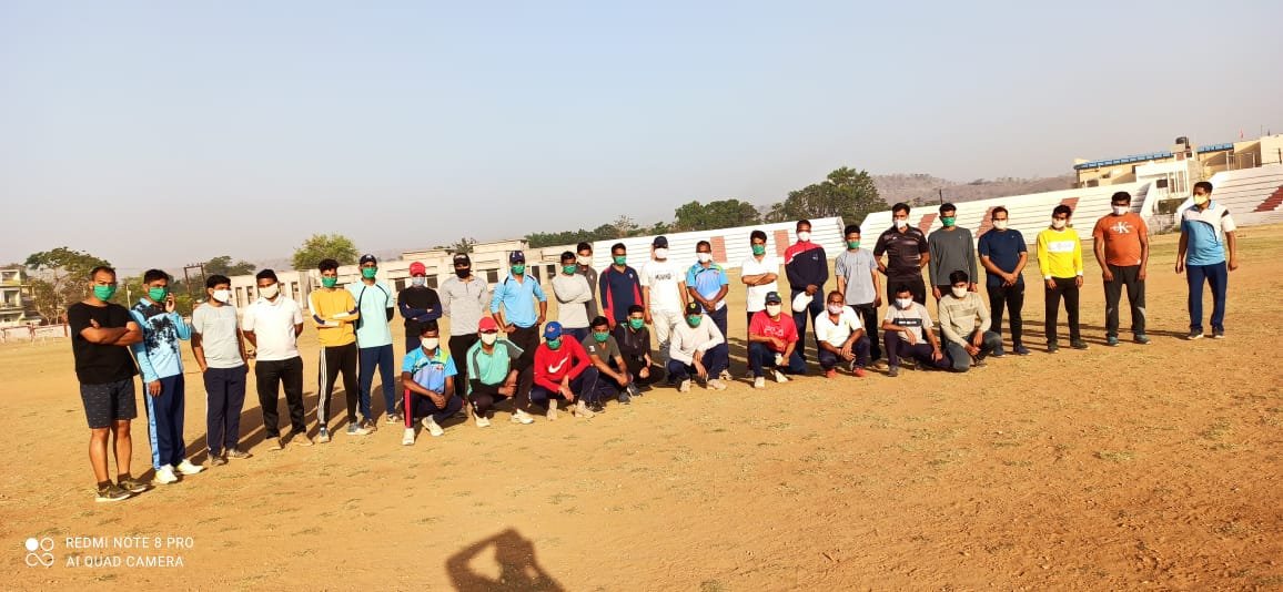 कलेक्टोरेट स्पोर्ट्स झाबुआ का 'मेरा मास्क, मेरी सुरक्षा' के तहत मास्क वितरण का कार्यक्रम आयोजित | New India Times