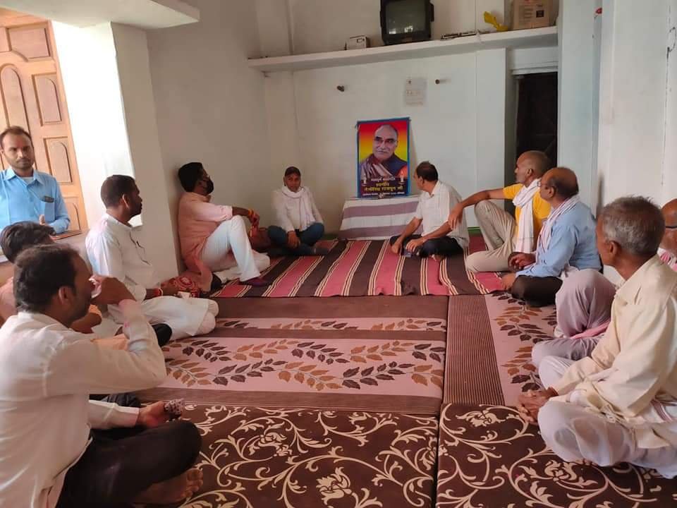 होली पर्व पर क्षेत्र के अनरव वाले घरों में तिलक लगाने पहुंचे विधायक हर्ष यादव व जनपद अध्यक्ष आंचल आठिया | New India Times