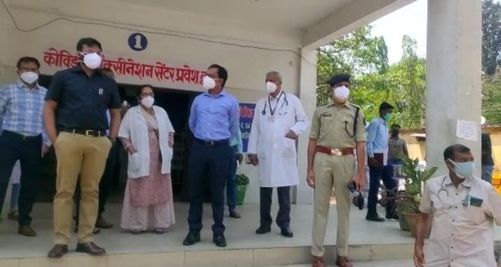 संभागीय कमिश्नर बी. चंद्रशेखर का छिंदवाड़ा मेडिकल कॉलेज और कोविड कमांड सेंटर का किया निरीक्षण | New India Times