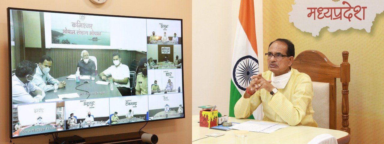 मुख्यमंत्री ने जिलों के कलेक्टरों, एसपी, कमिश्नरों, आईजी से की वीडियो कांफ्रेंसिंग द्वारा चर्चा | New India Times