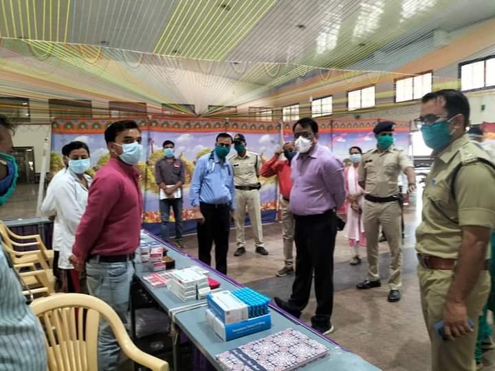 कलेक्टर श्री सिंह ने किया मोहनखेड़ा के कोविड केयर सेंटर का निरीक्षण | New India Times