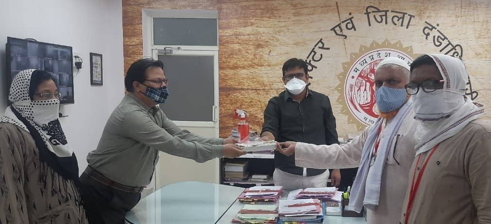 अखिल भारतीय उर्दू शिक्षक संघ एवं मध्यप्रदेश लिपिक वर्गीय शासकीय कर्मचारी संघ के पदाधिकारियों ने कलेक्टर बुरहानपुर का माना आभार | New India Times