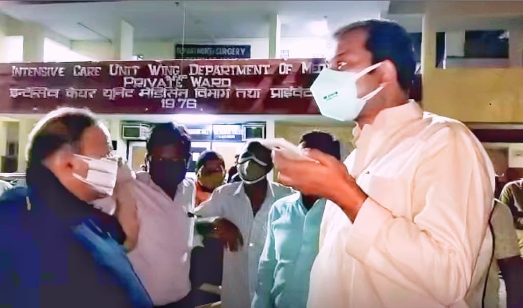 ग्वालियर में ऑक्सिजन की कमी से तीन मरीजों की मौत, अस्पताल में मची अफरातफरी, मर रहे हैं लोग कोई सुनने वाला नहीं | New India Times