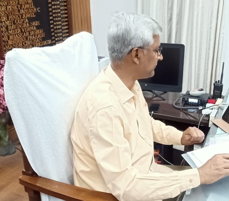 जिलाधिकारी ने प्रशासनिक अधिकारियों से की मतगणना पर चर्चा | New India Times