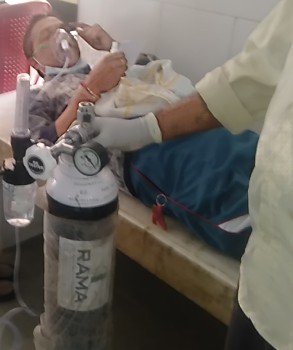 दमुआ उप स्वास्थ्य केंद्र को विधायक ने उपलब्ध कराए 10 ऑक्सीजन सिलेंडर, विधायक के द्वारा उपलब्ध कराई गई ऑक्सीजन तुरंत प्राणवायु बनकर आई लोगों के काम | New India Times