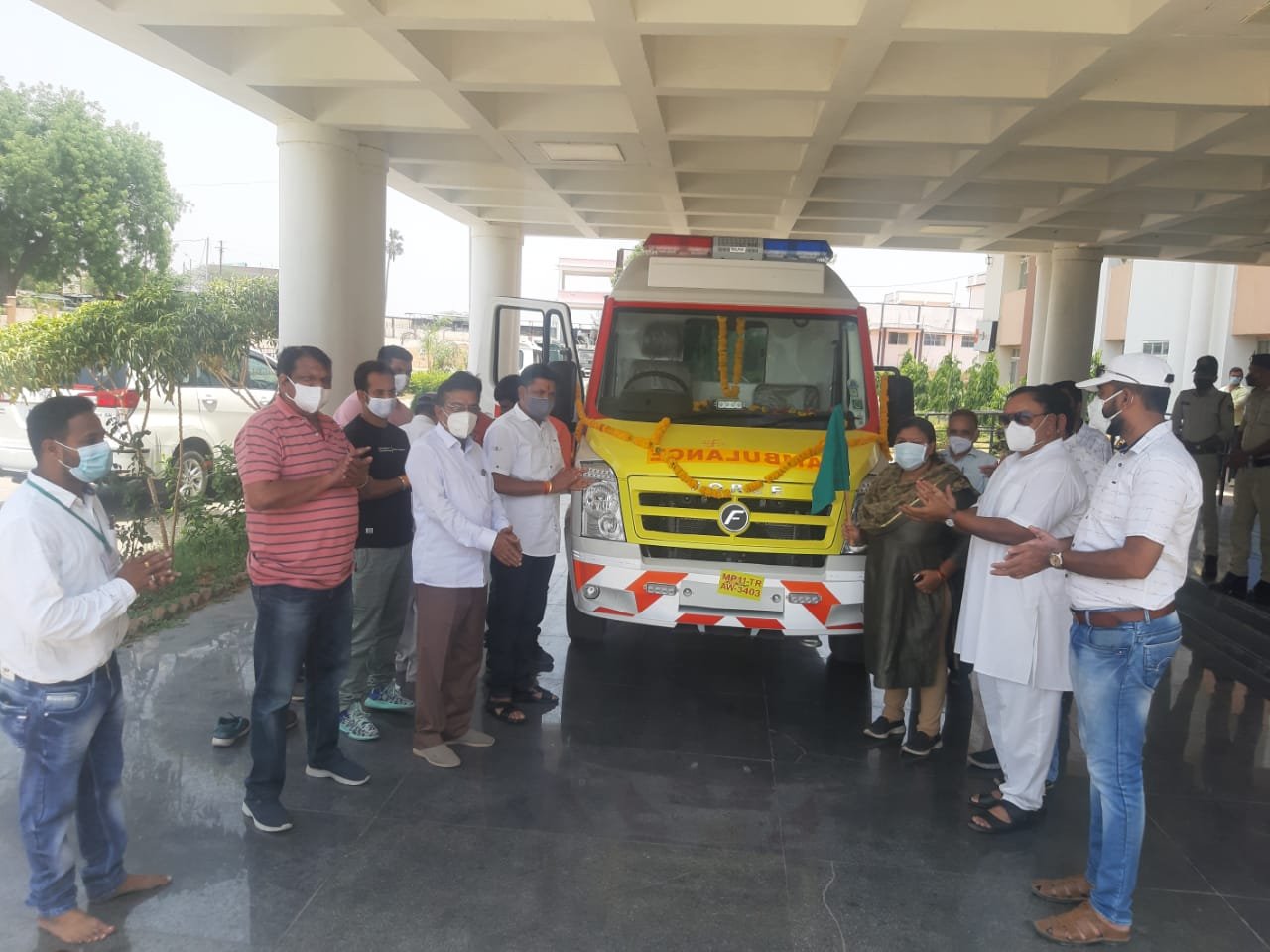 जनता की सेवा के लिए सदैव तत्पर रहूंगा: विधायक मुकेश पटेल. कोरोना पीड़ित और गंभीर मरीजों के लिए 20 लाख रूपए की लागत वाली बेसिक लाइफ सपोर्ट एंबुलेंस जनता की सेवा के लिए की समर्पित | New India Times