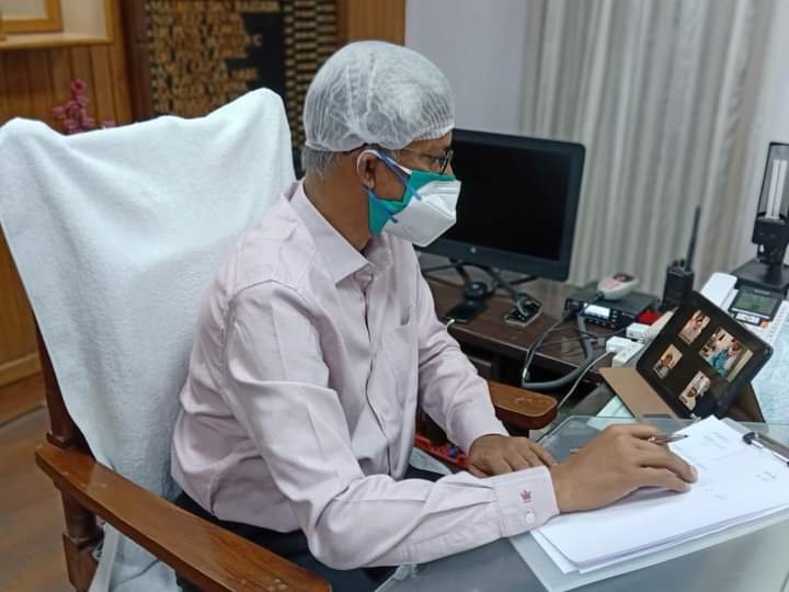 डीएम ने आईएमए व नर्सिंग एसोसिएशन के पदाधिकारियों के संग की बैठक 2 डीएम ने आईएमए व नर्सिंग एसोसिएशन के पदाधिकारियों के संग की बैठक | New India Times