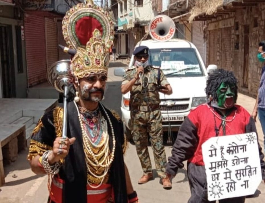एस आई शाक्य का कोरोना प्रोटोकॉल पालन कराने हेतु भागीरथ प्रयास | New India Times