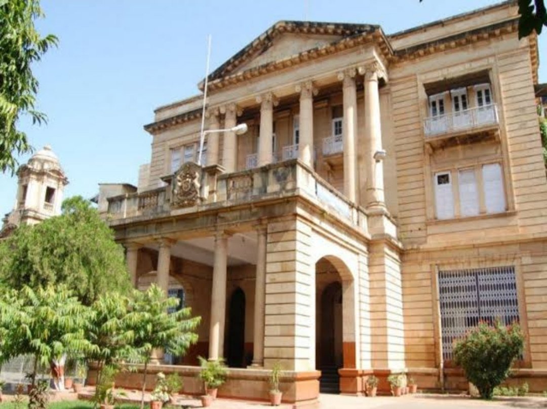 कोर्ट बंद होने से बिगड़ने लगी वकीलों की आर्थिक स्थिति, बार एसोसिएशन देगी सहायता | New India Times