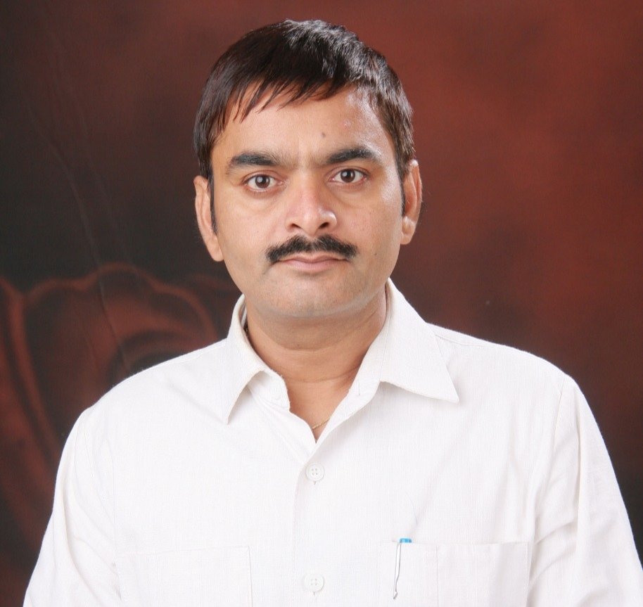 कालाबाजारीयों और मुनाफाखोरों पर लगाम लगाने में सरकार नाकाम, कोरोना से लड़ाई के लिये जिलेवार जिलाधिकारी की अध्यक्षता में वार रूम स्थापित किया जाए: मानवेन्द्र पाण्डव | New India Times