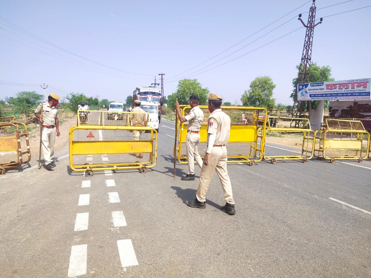पुलिस अधीक्षक केसर सिंह शेखावत के नेतृत्व में जिले में सख्ती से लागू हुआ संपूर्ण लॉकडाउन, जिले में चप्पे-चप्पे पर है पुलिस की निगरानी | New India Times