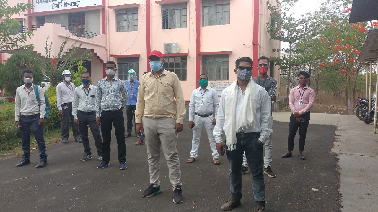 पत्रकारों ने निष्पक्ष कार्यवाही हेतु छिंदवाड़ा जिलाधीश व पुलिस अधीक्षक के नाम सौंपा ज्ञापन | New India Times