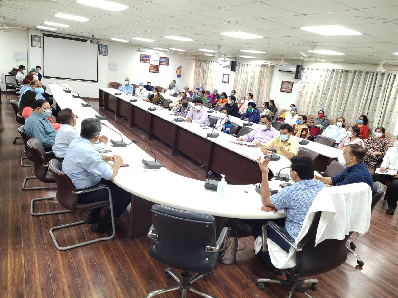 अन्त्योदय तथा पात्र गृहस्थी राशन कार्डों पर 20 से 31 मई 2021 के मध्य कोटे की दुकानों से मिलेगा निःशुल्क गेहूं एवं चावल | New India Times