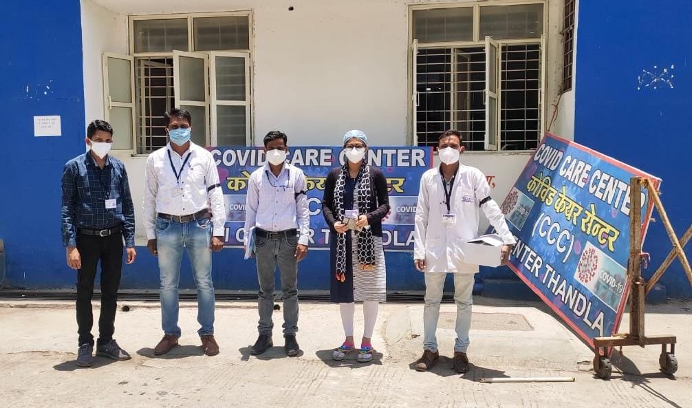 थांदला संविदा स्वास्थ्य कर्मियों ने संविदा नीति को लागू करवाने को लेकर तीसरे दिन काली पट्टी बांधकर विरोध प्रदर्शन किया | New India Times