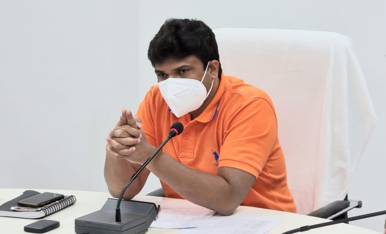 शासन की पहल पर सीएससी सेंटरों पर 18 वर्ष से अधिक उम्र के लोगों का होगा नि:शुल्क पंजीकरण, रजिस्ट्रेशन के पैसे लेने वालों पर होगी कार्यवाही: डीएम | New India Times