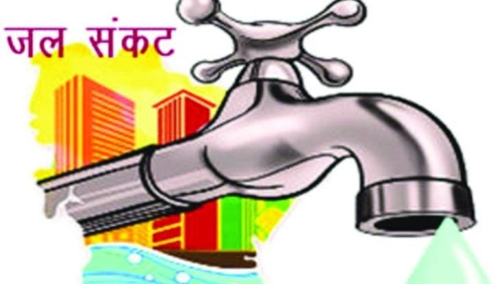 जिम्मेदारों की लापरवाही के कारण महीनों से पेयजल की समस्या से जूझ रहे हैं ग्रामवासी, गंदा पानी पीने को मजबूर हैं लोग | New India Times