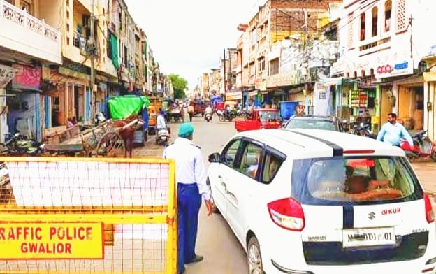 सैंकडौं जानें गंवाने के बाद भी ग्वालियर वासियों को नहीं मिला सबक़, बाजारों में दिखा संतोषजनक माहौल | New India Times