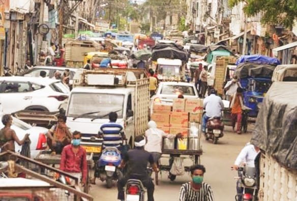 सैंकडौं जानें गंवाने के बाद भी ग्वालियर वासियों को नहीं मिला सबक़, बाजारों में दिखा संतोषजनक माहौल | New India Times