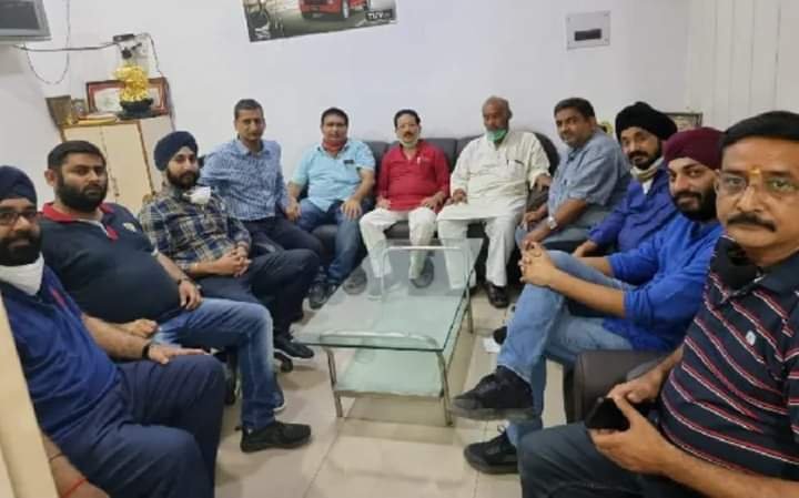 एआरटीओ की नोटिस के खिलाफ लामबंद हुए ऑटो डीलर, ऑटो डीलरों द्वारा किया गया है लॉक डाउन में महामारी के नियमों का उल्लंघन 2 एआरटीओ की नोटिस के खिलाफ लामबंद हुए ऑटो डीलर, ऑटो डीलरों द्वारा किया गया है लॉक डाउन में महामारी के नियमों का उल्लंघन | New India Times