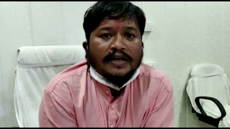 राजस्थान की गहलोत सरकार ने भाजपा की जयपुर नगर निगम ग्रेटर की महापौर सौम्या गुर्जर और तीन भाजपा पार्षदों को किया निलंबित, कुशलगढ़ नगर पालिका अध्यक्ष सहित पार्षदों ने राज्य सरकार के विरोध में नारेबाजी कर किया विरोध प्रदर्शन | New India Times