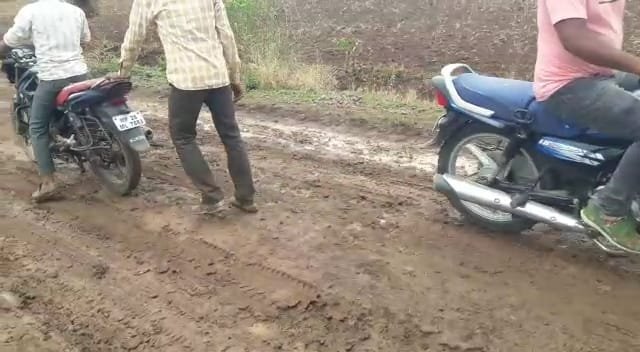 पंचशील कॉलोनी टाटरवाड़ा रोड कीचड़ एवं दलदल में हुआ तब्दील | New India Times