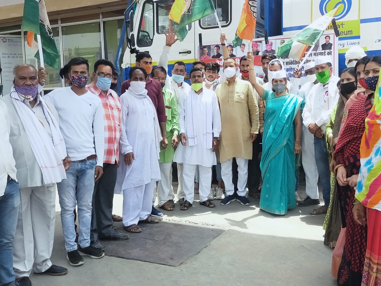 कांग्रेस सेवा दल ने मनाई राजेश पायलट की पुण्यतिथि, महंगाई के खिलाफ किया विरोध प्रदर्शन | New India Times