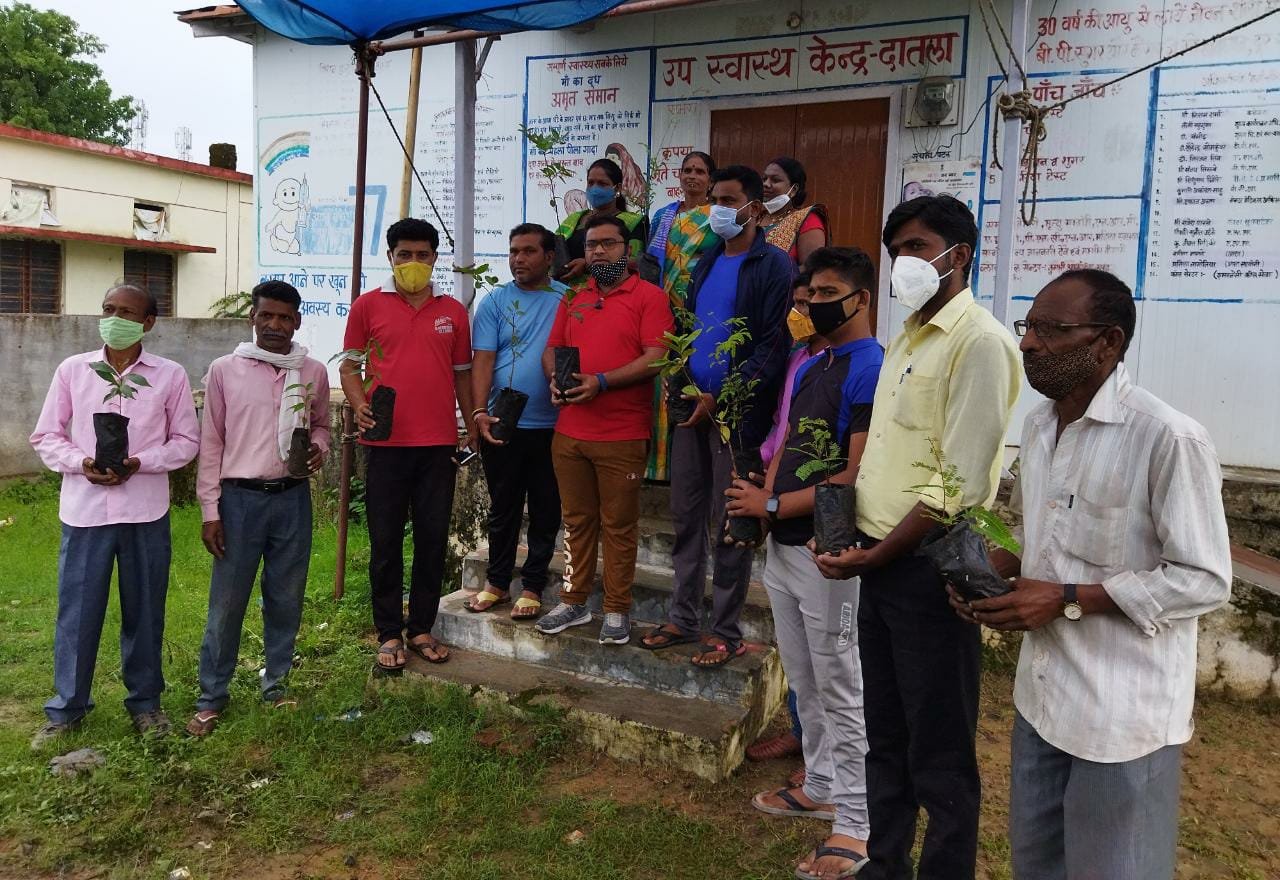 दातला पंचायत में भाजपाइयों ने किया पौधारोपण, उपस्थितजनों को वितरण किए आयुर्वेदिक काढ़ा | New India Times