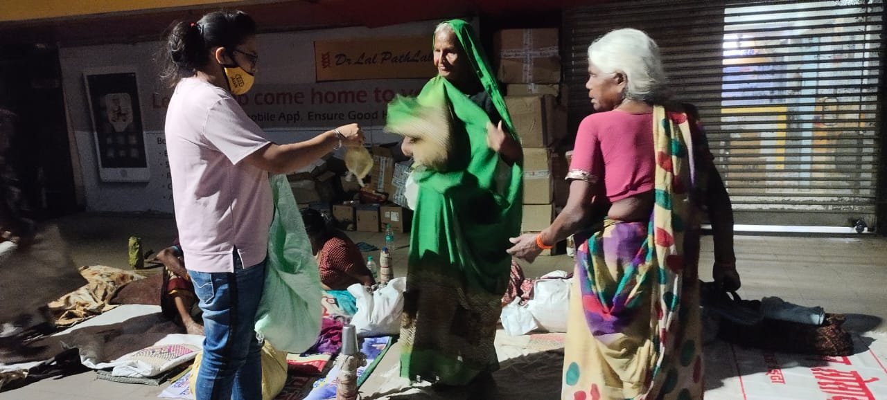 गौरवशाली सामाजिक संस्था ने जरूरतमंदों को किया भोजन वितरित | New India Times