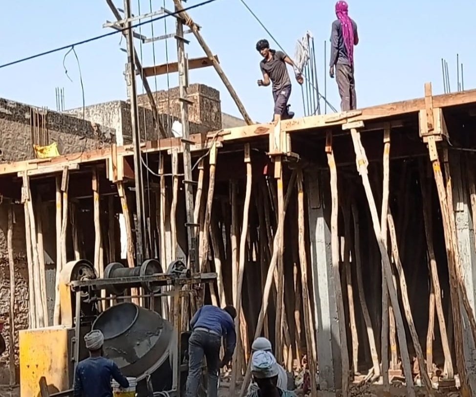 पहले मंदी फिर कोराना ने खासतौर पर अरब में मजदूरी करने वालों की तोड़ दी कमर, शेखावाटी से दस लाख से अधिक लोग अरब देशों में रहकर लगे हुए थे दो जून की रोटी के इंतजाम में | New India Times