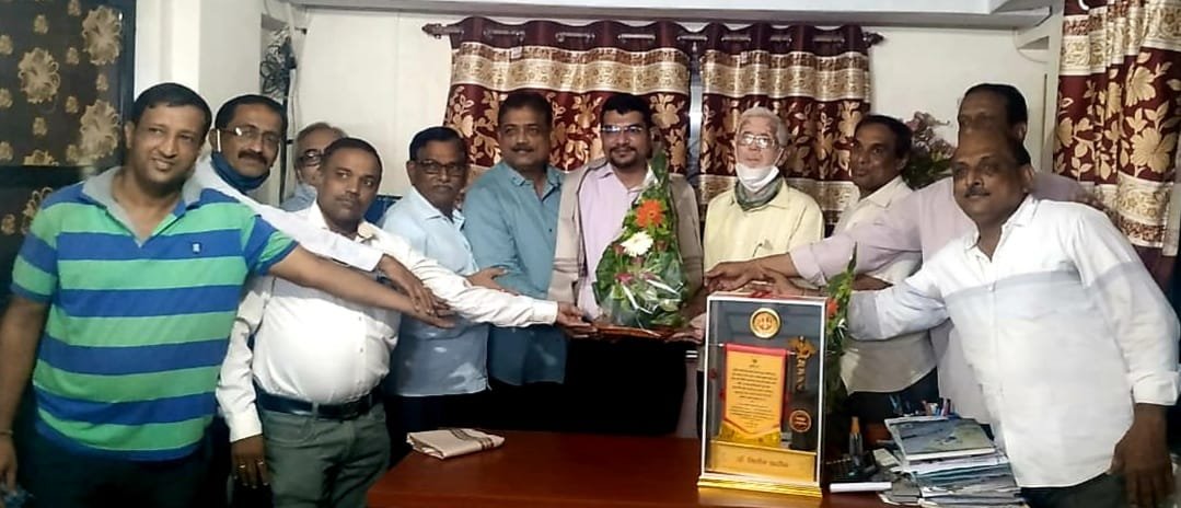 भुसावल के व्यापारियों ने डॉ नितिन पाटिल को किया सम्मानित | New India Times