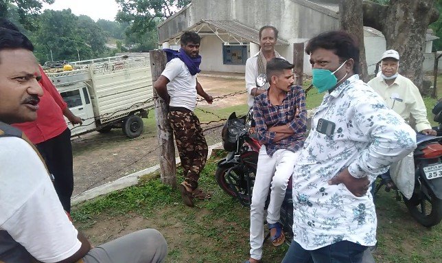 कालरी प्रबंधक के आदेश का कर्मचारियों ने जताया विरोध | New India Times