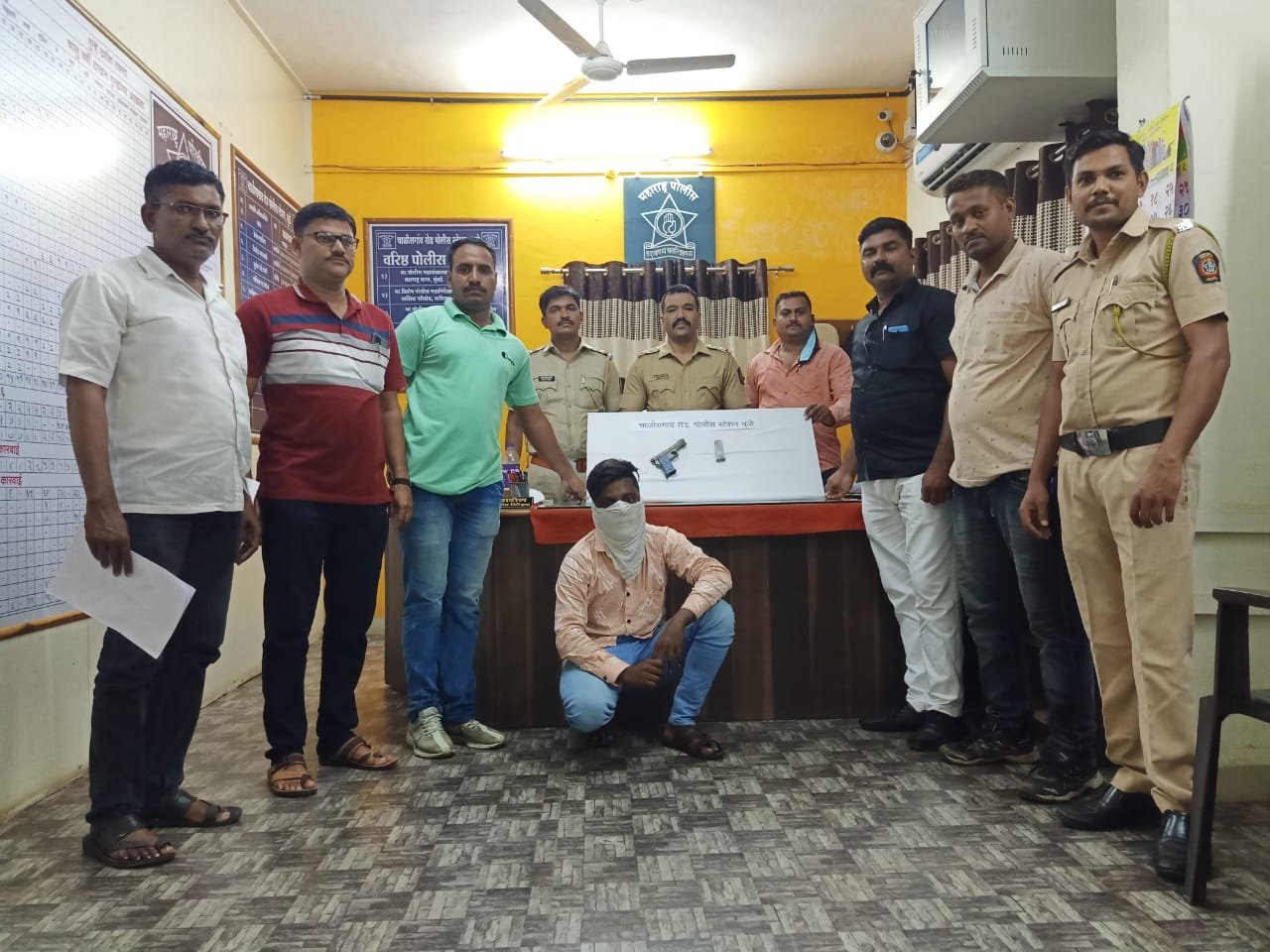 देसी रिवाल्वर सोशल मीडिया पर वायरल करना पड़ा महंगा | New India Times