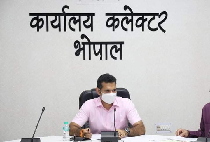 भोपाल कलेक्टर अविनाश लवानिया ने मुख्य चिकित्सा अधिकारी को दिये निर्देश, छात्रावासों के विद्यार्थियों और कर्मचारियों का नियमित कराएं स्वास्थ्य परीक्षण | New India Times