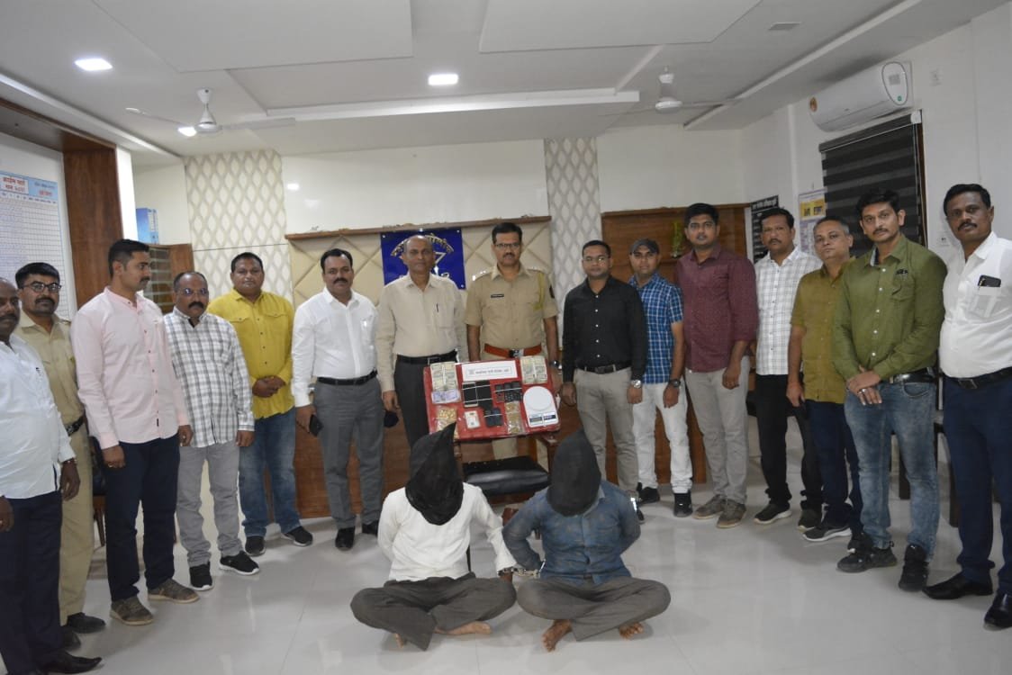 स्वर्ण कारोबारीयों से ठगी करने वाले राजस्थानी ठगों का पर्दाफाश, स्थानीय क्राइम ब्रांच ने दो संदिग्धों को लिया हिरासत में | New India Times