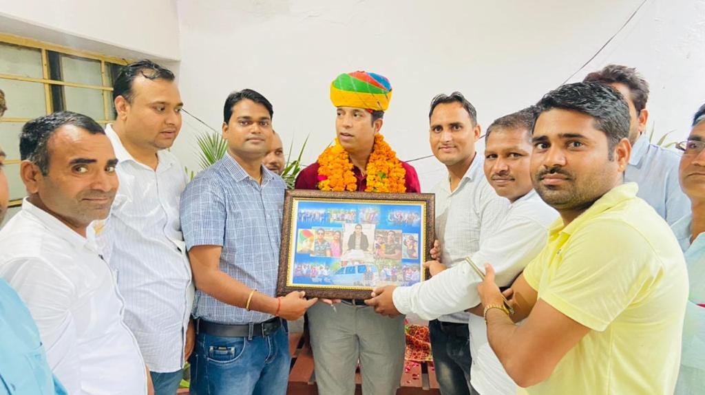 राजस्थान शिक्षक संघ युवा धौलपुर ने दी एडीएम को विदाई | New India Times