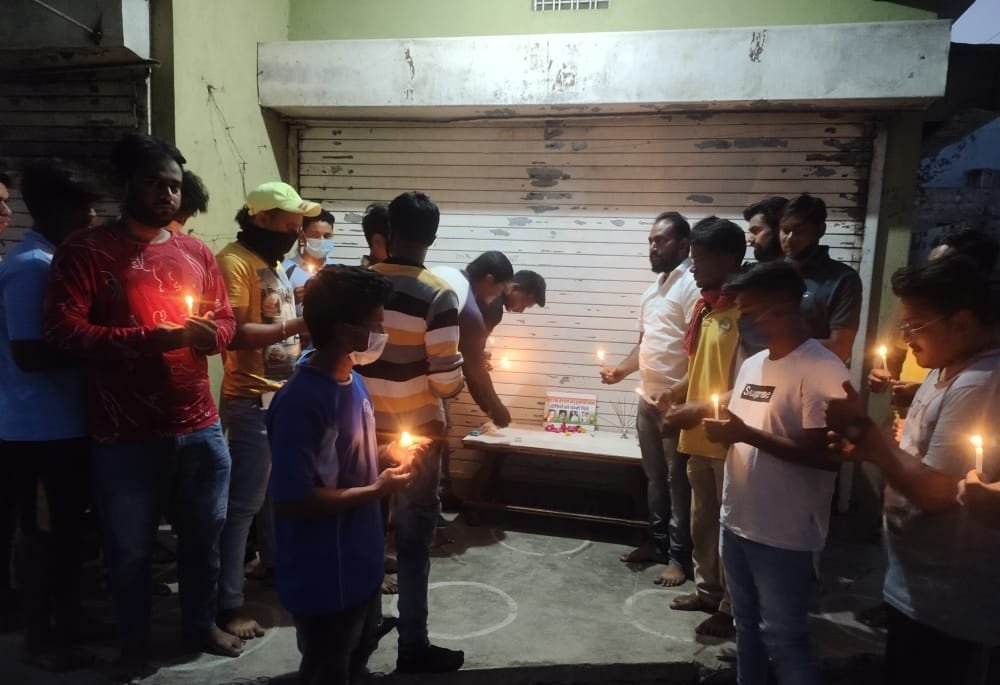 युवा कांग्रेस के द्वारा नेमावर जघन्य हत्याकांड के विरोध में निकाला गया कैंडल मार्च, कैंडल लगाकर मृत लोगों को दी गई श्रद्धांजलि | New India Times