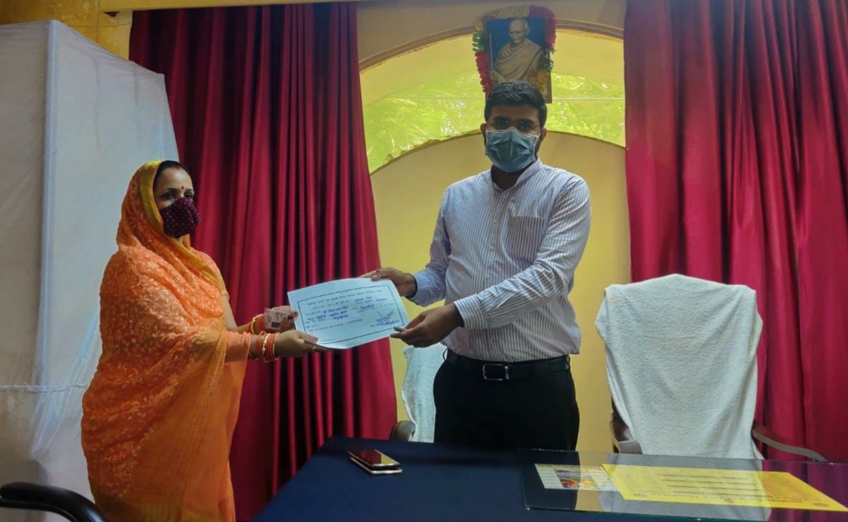 जिला पंचायत अध्यक्ष चुनाव प्रशासन की कड़ी सुरक्षा व्यवस्था हुआ संपन्न, बीजेपी प्रत्याशी श्रीमती शीतल सिंह सपा प्रत्याशी को पछाड़ हुईं विजयी | New India Times