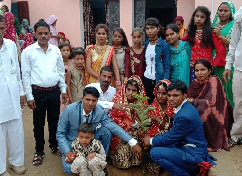 भीम सेना के नवविवाहित वर-वधू ने पौधारोपण करके दिया पर्यावरण संरक्षण का संदेश | New India Times