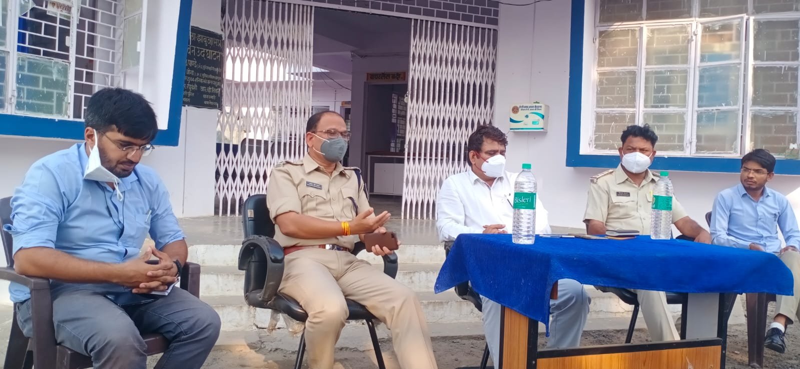 मेघनगर थाना परिसर में शांति समिति की बैठक संपन्न, एसडीएम श्री भाना ने कहा शासन की गाइडलाइन के अनुसार ही मनाएं त्यौहार | New India Times