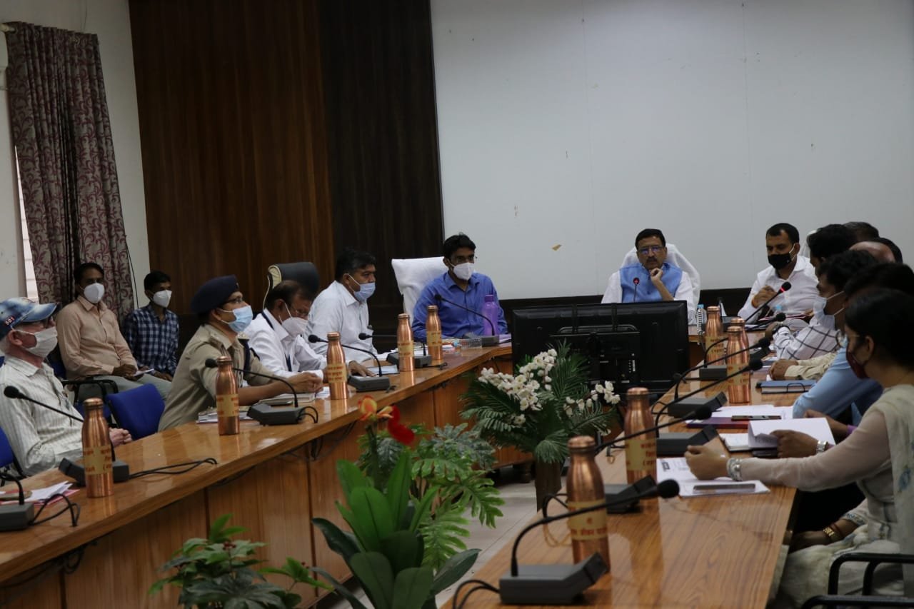 अजजा आयोग, भारत सरकार के अध्यक्ष श्री हर्ष चौहान के झाबुआ राजकीय प्रवास पर हुआ बैठक का आयोजन | New India Times