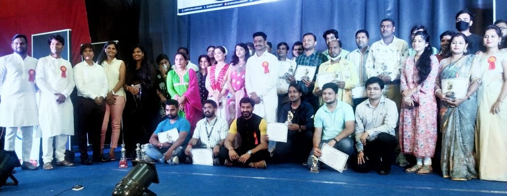 मुझे सुकून मिलता है जब भी किसी अनजान को खून मिलता है... | New India Times