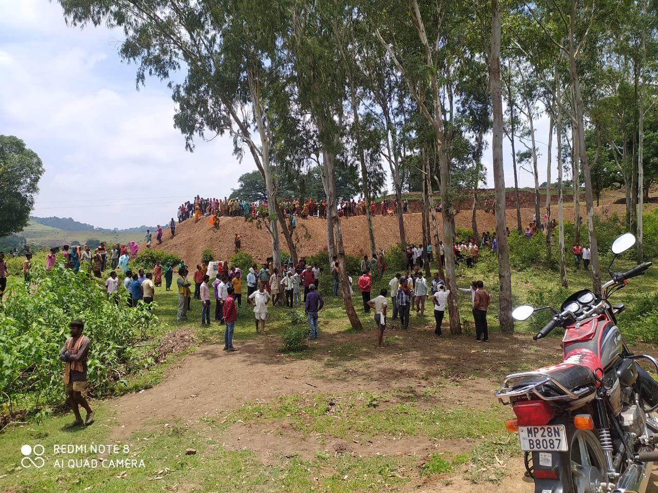 बिलावरकला में करंट लगने से हुई थी युवक की मौत, पुलिस ने जांच कर दोनों पक्षों पर किया मामला दर्ज | New India Times