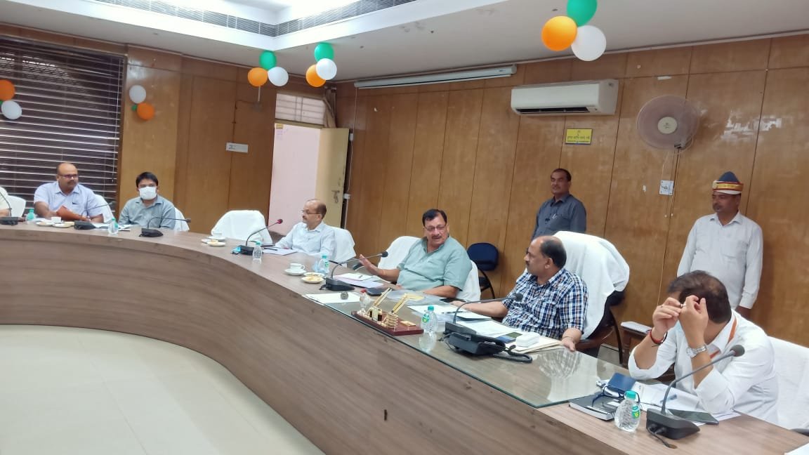 डीएम ने की धान खरीद तैयारियों की समीक्षा, दिए निर्देश, 1 अक्टूबर से खीरी जिला में शुरू होगी धान खरीद | New India Times