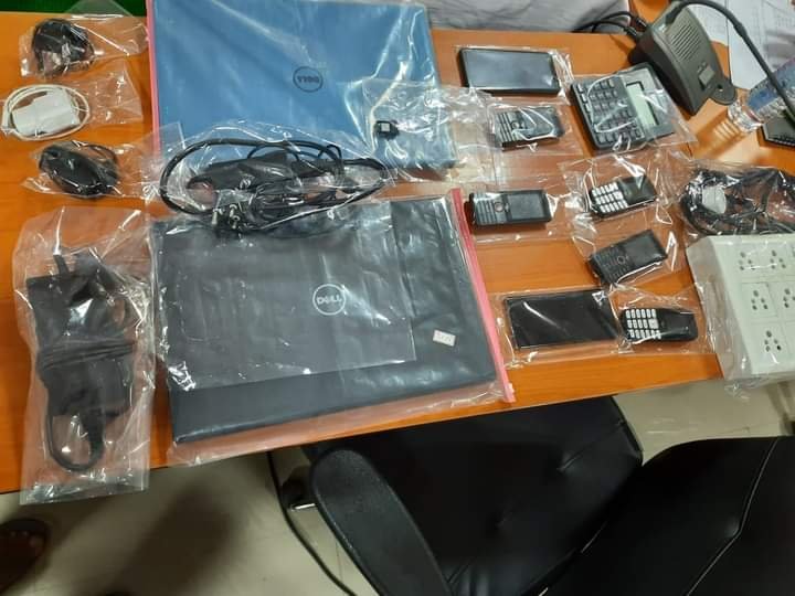 थाना कोतवाली पुलिस द्वारा सटोरियों के विरुद्ध बड़ी कार्रवाई, क्रिकेट मैच पर आनलाइन लाखों का सट्टा लगाने वाले दो आरोपी गिरफ्तार, आरोपियों से मिला लगभग 20 लाख रुपए की लेन-देन का हिसाब | New India Times