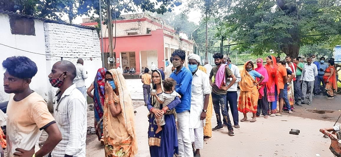 मारुति नंदन सेवा समिति द्वारा जयारोग्य अस्पताल में किया गया भोजन वितरण | New India Times