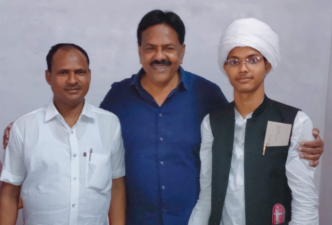 कम उम्र में दुनियावी पढ़ाई के साथ साथ मोहम्मद ज़फ़र ने किया कुरान हिफ्ज | New India Times