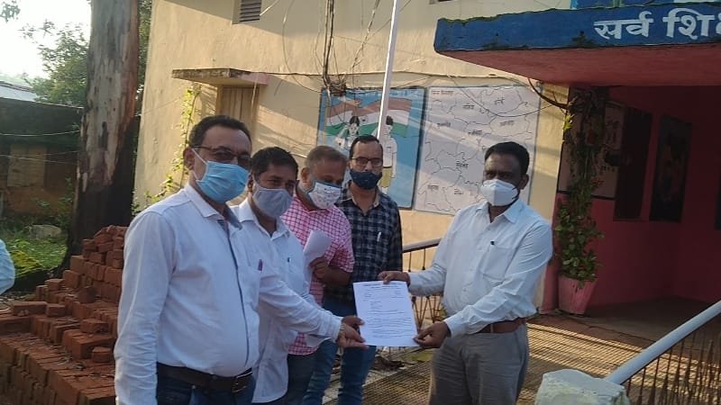 मध्य प्रदेश अधिकारी कर्मचारी संयुक्त मोर्चा जुन्नारदेव द्वारा एसडीएम को सौंपा गया ज्ञापन | New India Times
